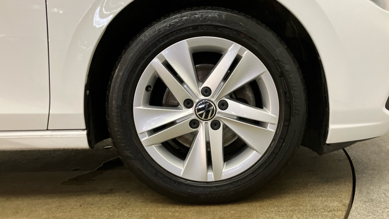 Volkswagen Golf 1.5 TSI Life 5dr Petrol Hatchback